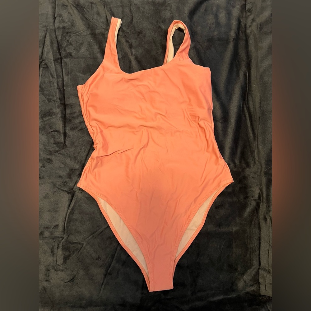 Gymshark Women’s One Piece Swimsuit NWT (M)